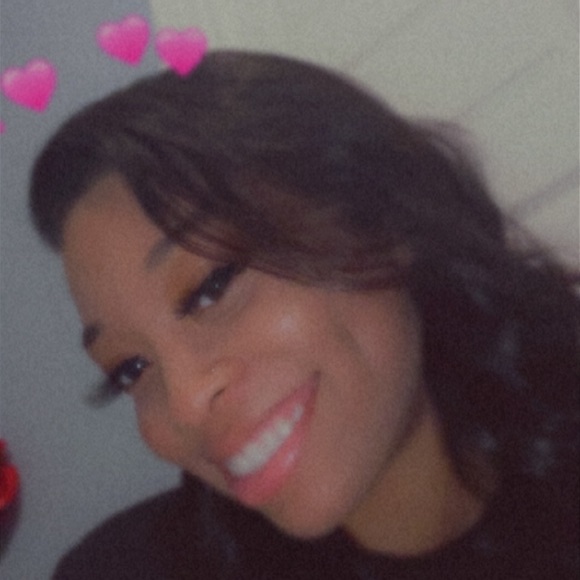 Meet your Posher, Yasmine - Picture 3 of 7